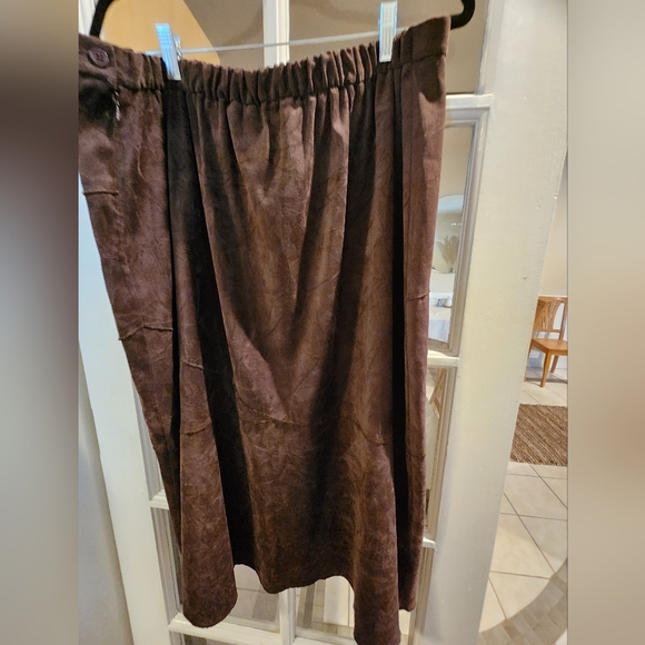 Allison Daley faux suede brown skirt - Picture 3 of 5